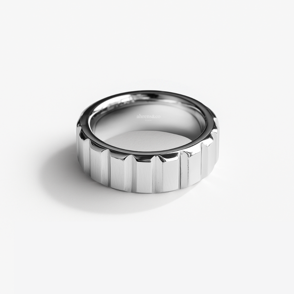 BOLD CANNELÉ BAND RING IN HIGH-POLISH STERLING SILVER