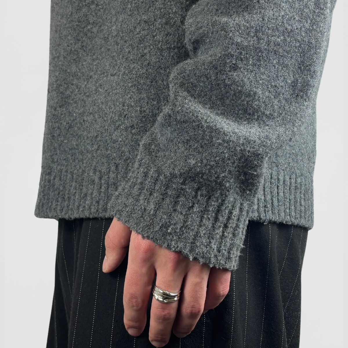 ahrensandco Marée Ring aus Edelstahl mit polierter Oberfläche – massiver Unisex Schmuck aus Paris
