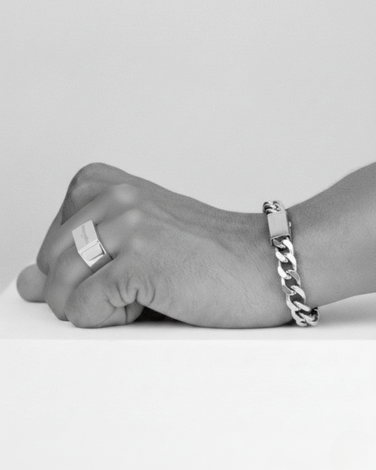 ahrensandco Metropolitan Cuban Bracelet – Edelstahl Armband mit graviertem Verschluss, massives Cuban-Design, minimalistischer Stil aus Paris
