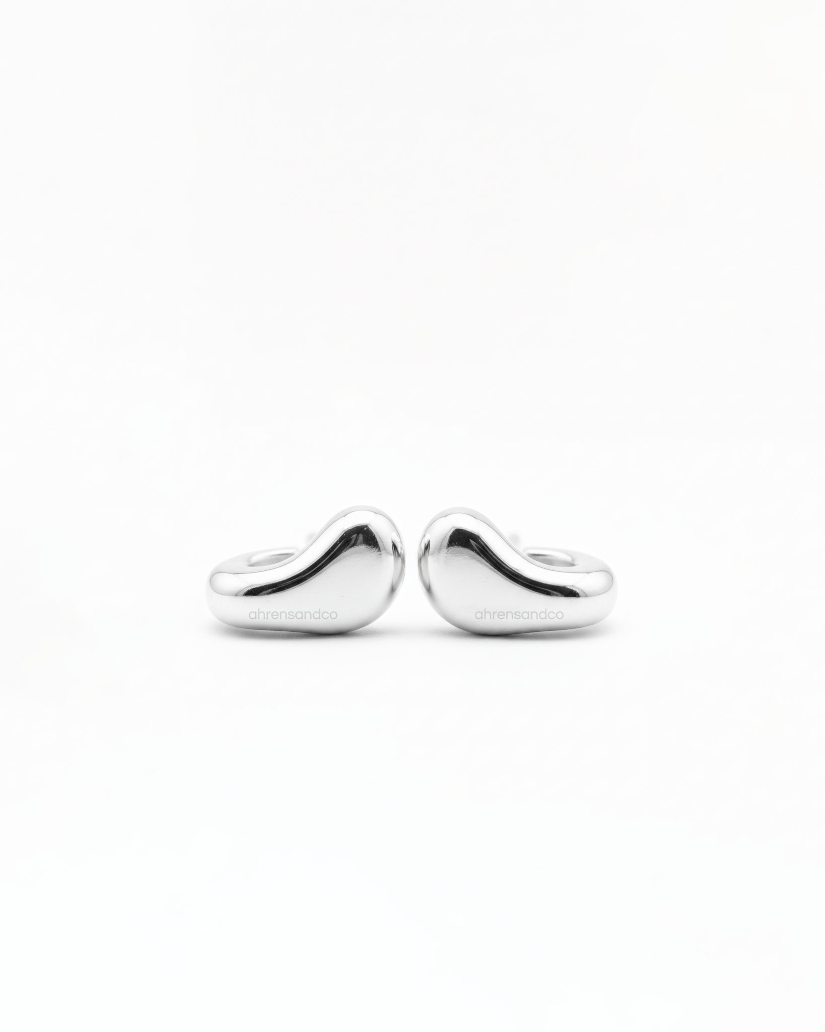 ahrensandco Mid-Century Stud Ohrstecker aus Edelstahl mit polierter Oberfläche – minimalistisches Unisex-Design inspiriert von Paris
