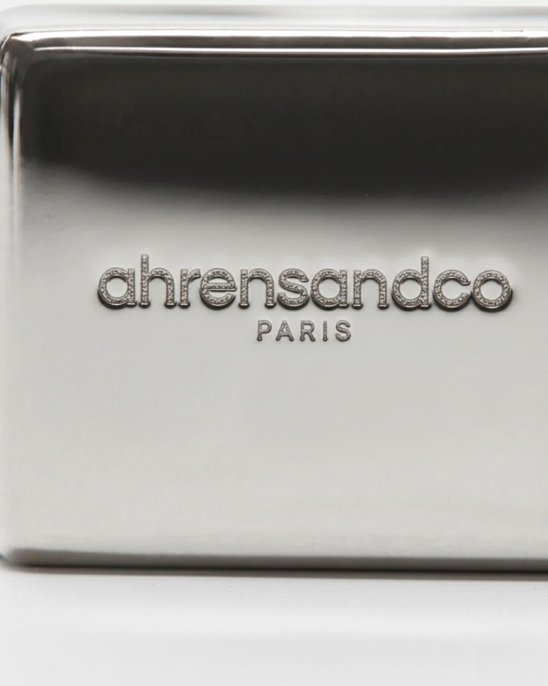 ahrensandco Studio Signet Ring aus Edelstahl – Unisex Siegelring Detailansicht