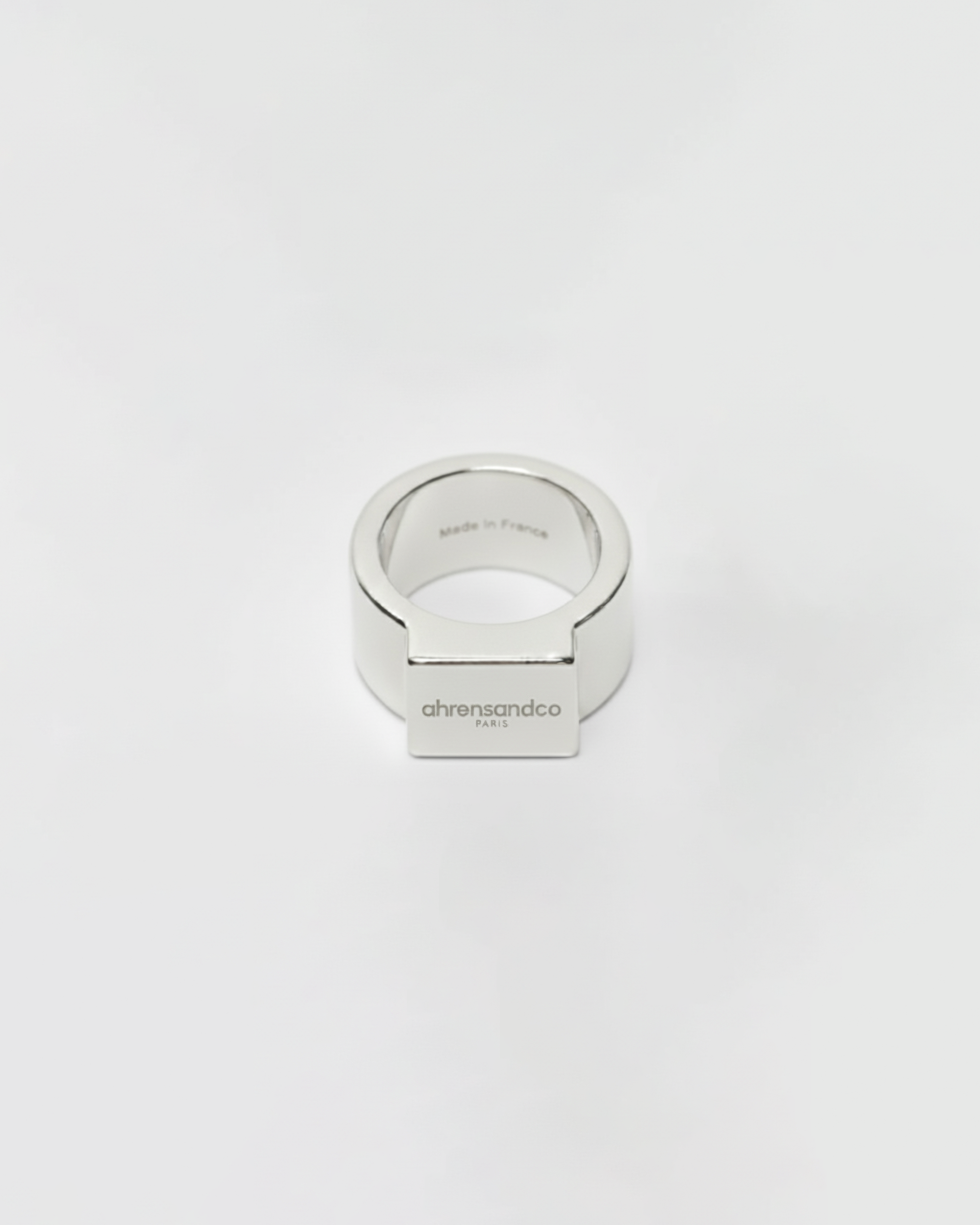 ahrensandco Studio Signet Ring aus Edelstahl mit spiegelpolierter Oberfläche – minimalistischer Unisex Siegelring aus Paris
