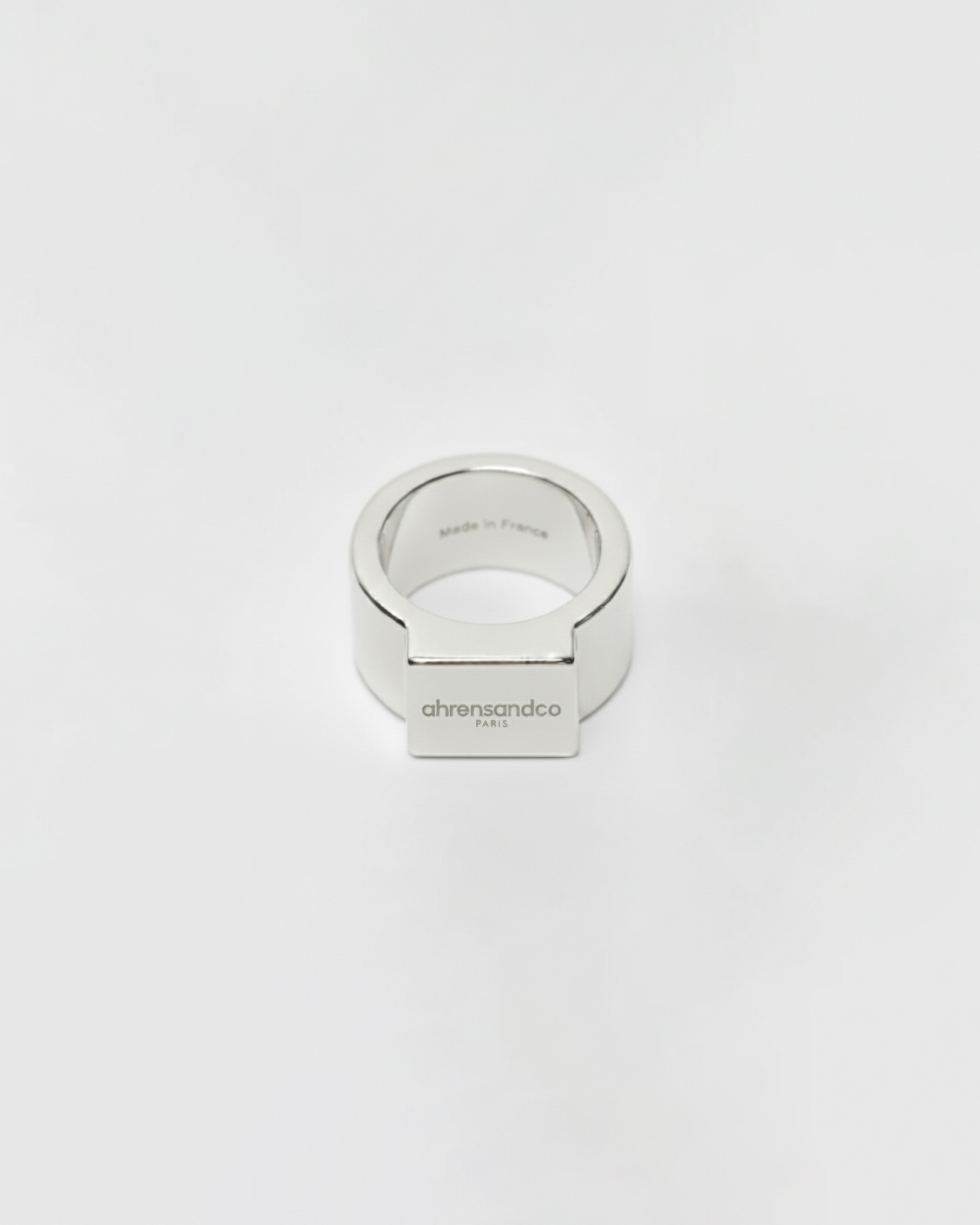 ahrensandco Studio Signet Ring aus Edelstahl mit spiegelpolierter Oberfläche – minimalistischer Unisex Siegelring aus Paris
